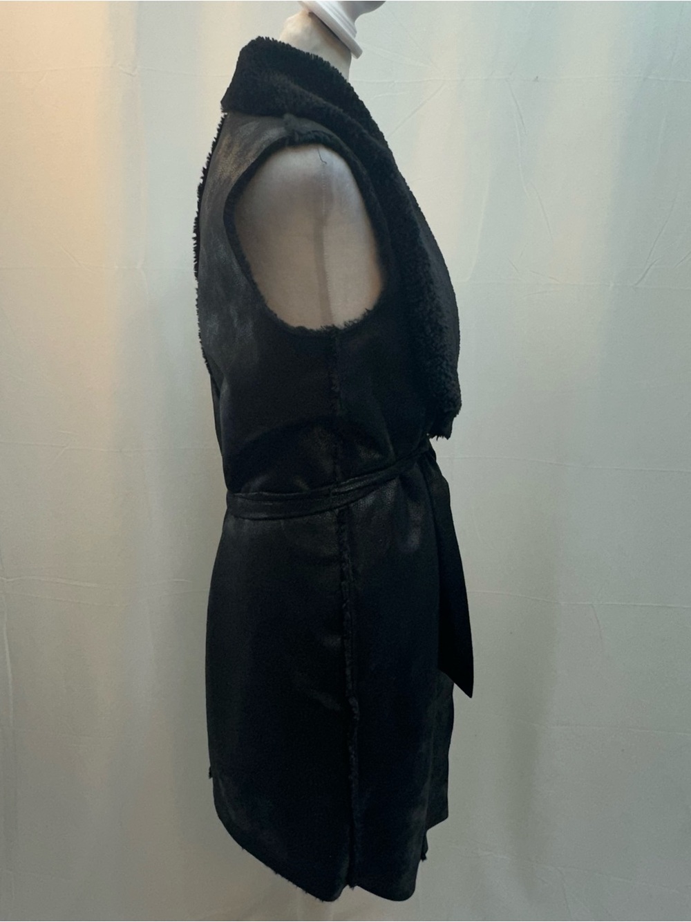 Splendid Black Faux-Fur Faux leather Trim Sleeveless Wrap Vest S - Picture 3 of 5